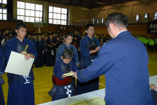 個人戦敢闘賞